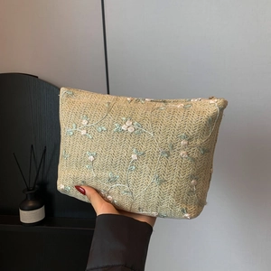 New Chinese style embroidered beige woven clutch bag with floral patterns and zipper