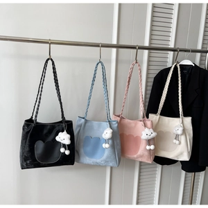 Lot de sacs cabas en quatre couleurs avec poches nuage et pendentifs en peluche mignons