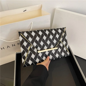 Pochette Enveloppe pour Femmes Tissage Géométrique en Cuir PU Sac de Soirée Avec Garniture en Métal Doré pour Banquet Fête Mariage Sac à Main Rétro