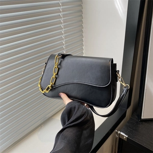 Fashion Women PU Leather Crossbody Bag Minimalist Wavy Flap Shoulder Bag With Gold Chain Retro Commuter Satchel Handbag