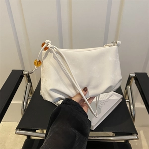 Sac à Bandoulière pour Femmes en Cuir PU Avec Design Nuage et Perles d'Ambre Sac à Main Décontracté Tendance Urbaine Chic