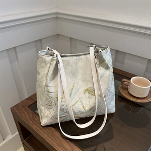 Chic jacquard tote bag with blue bird and floral patterns, large capacity for women