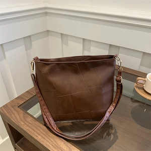 Large capacity vintage brown soft leather patchwork tote bag with adjustable strap