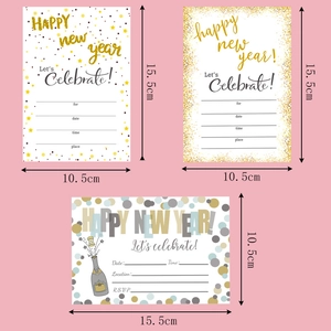 Drei Happy New Year Partyeinladungen mit Goldglitzer-Designs auf rosa Hintergrund