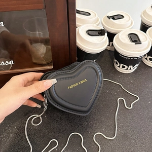 Women Heart Shaped Mini Crossbody Bag Luxury Fashion Chain Shoulder Bag PU Leather Small Heart Bag For Daily Lipstick Gift