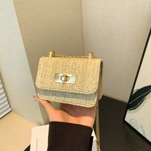 Women Summer Straw Woven Crossbody Bag Fashion Small Square Shoulder Bag With Gold Chain Strap Casual Vacation Handbag