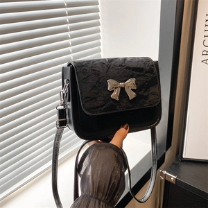 Women PU Shoulder Bag Metal Bow Ornament Wrinkle Texture Square Crossbody Bag Solid Color Fashion Street Trend Small Purse
