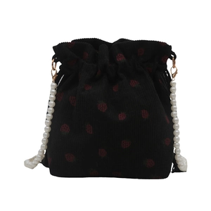 Sac seau en velours côtelé imprimé fraises avec anse en perles et cordon