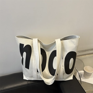 Grand sac fourre-tout en cuir blanc avec imprimé de lettres pour voyage et école