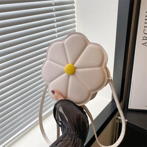 Sac bandoulière mignon en forme de fleur blanche avec centre jaune et fine sangle