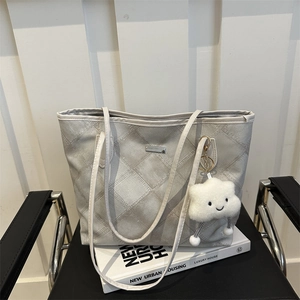 Women Large Capacity Quilted Rhombus Tote Bag Canvas Shoulder Bag With Plush Cloud Charm Retro Commuter Handbag
