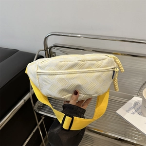 Sac bandoulière japonais en nylon avec motif à carreaux jacquard crème et jaune
