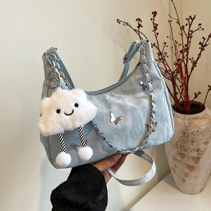 Sac à Épaule Chic en Cuir PU Plissé pour Femmes Décoration Papillon Avec Chaîne Argentée Sac Hobo Tendance Style Y2K