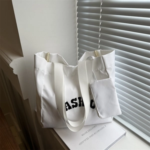 Sac Fourre-tout Femme en Tissu Oxford Grande Capacité Impression de Lettres Sac à Épaule Mode Avec Pochette Assortie