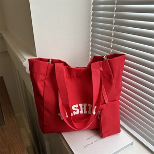 Grand sac cabas en toile rouge avec lettrage FASHIO et petite pochette assortie