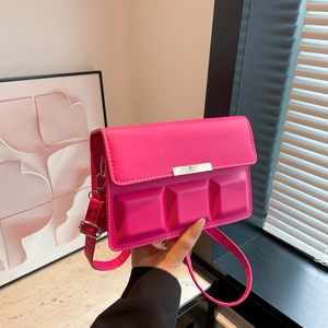 Trendy PU Leather Small Square Bag For Women With 3D Chocolate Relief Geometric Texture Crossbody Shoulder Bag Metal Buckle