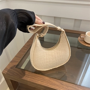 Women Retro Crocodile Pattern Felt Crescent Underarm Bag Fashion Casual Street Style Half Moon Shoulder Bag For Daily Use