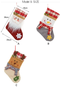 Tableau des tailles détaillé pour grandes chaussettes de Noël en lin avec Père Noël et renne