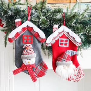 Huisvorm Kerstsok 3D Kerstman Sneeuwpop Vilt Gebreid Cadeauzakje Voor Kerstboom Decoratie Vakantie Huis Hangend Ornament