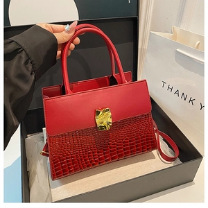 Red crocodile texture handbag in gift box with gold buckle and stylish top handle