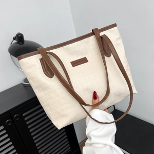 Women Large Capacity PU Leather Tote Bag Minimalist Star Embossed Shoulder Bag For College Commute Fashion Commuter Handbag