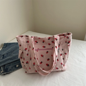 Borsa tote in velluto a coste rosa con stampa a fragole, tasche multiple e manici