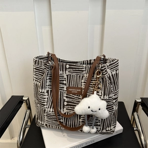 Women Retro Striped Canvas Tote Bag Large Capacity Casual Shoulder Bag With Cloud Pendant Fashion Commuter Handbag