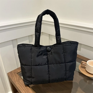 Sac Cabas Matelassé Puffer pour Femmes Grande Capacité en Nylon Bandoulière Automne Hiver Main Magnétique