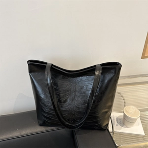 Gothic 3D Skeleton Ribcage Embossed Tote Bag Women Large Capacity Vintage PU Leather Shoulder Bag Punk Rock Commuter Handbag