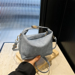 Women Fashion Strawberry Print Underarm Bag Minimalist PU Leather Matte Texture Shoulder Bag Lightweight Small Square Purse
