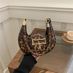 Sac Sous le Bras Croissant Imprimé Léopard pour Femmes Cuir PU Vintage Quincaillerie Dorée Sac à Épaule Mode Tendance