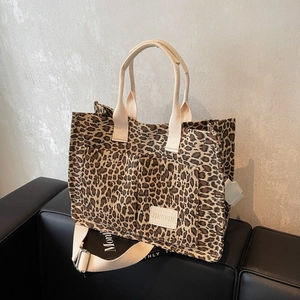 Retro leopard print canvas tote bag with large capacity pockets and adjustable strap