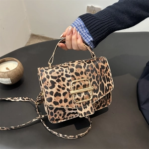 Sac à main carré léopard classique avec boucle dorée et bandoulière amovible