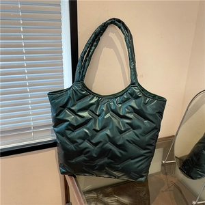 Borsa Tote Trapuntata Imbottita da Donna a Grande Capacità in PU Metallico Lucido Borsa a Tracolla Moda Invernale Pendolare