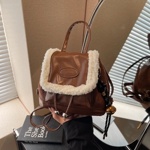 Mini Sac à Dos en Cuir PU Rétro pour Femmes Avec Bordure en Laine d'Agneau Artificielle Style Seau Mode Petit Sac Bandoulière