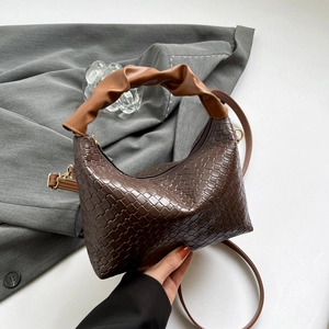 Woven Texture PU Leather Shoulder Bag For Women Fashion Scrunched Handle Hobo Bag Small Crossbody Handbag With Adjustable Strap