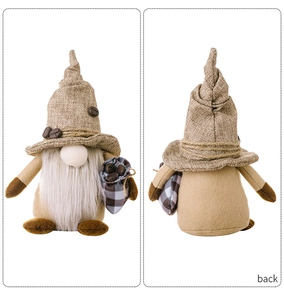 Vue avant et arrière du gnome café avec chapeau en toile de jute et grains de café