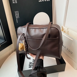 Premium coffee brown large capacity commuter shoulder bag with minimalist leather design