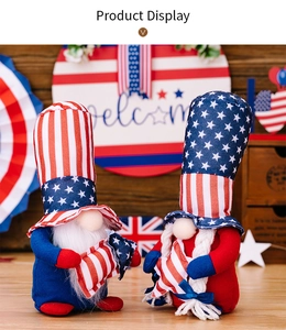 Detalle del set de gnomos del 4 de julio rojo blanco azul con estrellas y rayas
