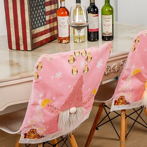Housse de chaise Noël rose avec motif de gnome lumineux et motifs festifs de flocons