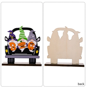 Vue avant et arrière du camion de gnomes en bois d'Halloween avec lettrage BOO