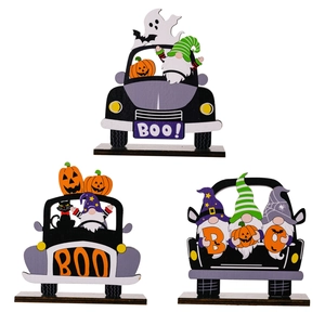 Trois ornements de camion d'Halloween en bois avec citrouilles gnomes et fantômes déco