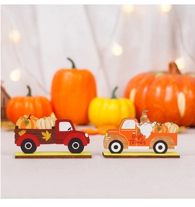 Decoración de madera de Acción de Gracias con camión de hojas de maple y gnomos