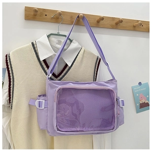 Bonito bolso cruzado de lona morada estilo japonés con bolsillo frontal transparente.