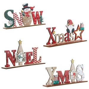 Set di quattro decorazioni natalizie in legno con scritte Snow e Xmas da tavolo