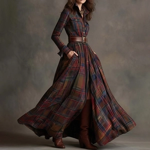 Robe à carreaux vintage française avec design asymétrique et ceinture multicolore