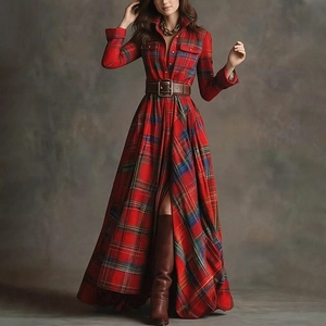 Détail de robe à carreaux rouges montrant manches longues, col chemise et ceinture brune