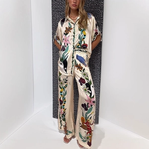 Women Retro Satin Print Two Piece Outfit Casual Short Sleeve Lapel Shirt And High Waist Wide Leg Pants Vacation Pants Set