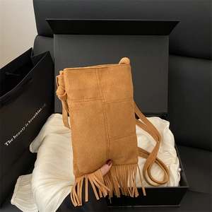 Petit Sac à Épaule Bohème en Fausse Suède pour Femmes Sac à Bandoulière Vintage avec Franges Mini Pochette Téléphone Mode Quotidienne