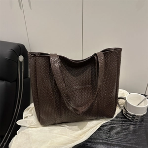 Minimalist dark brown woven tote bag with large capacity for women's daily commute